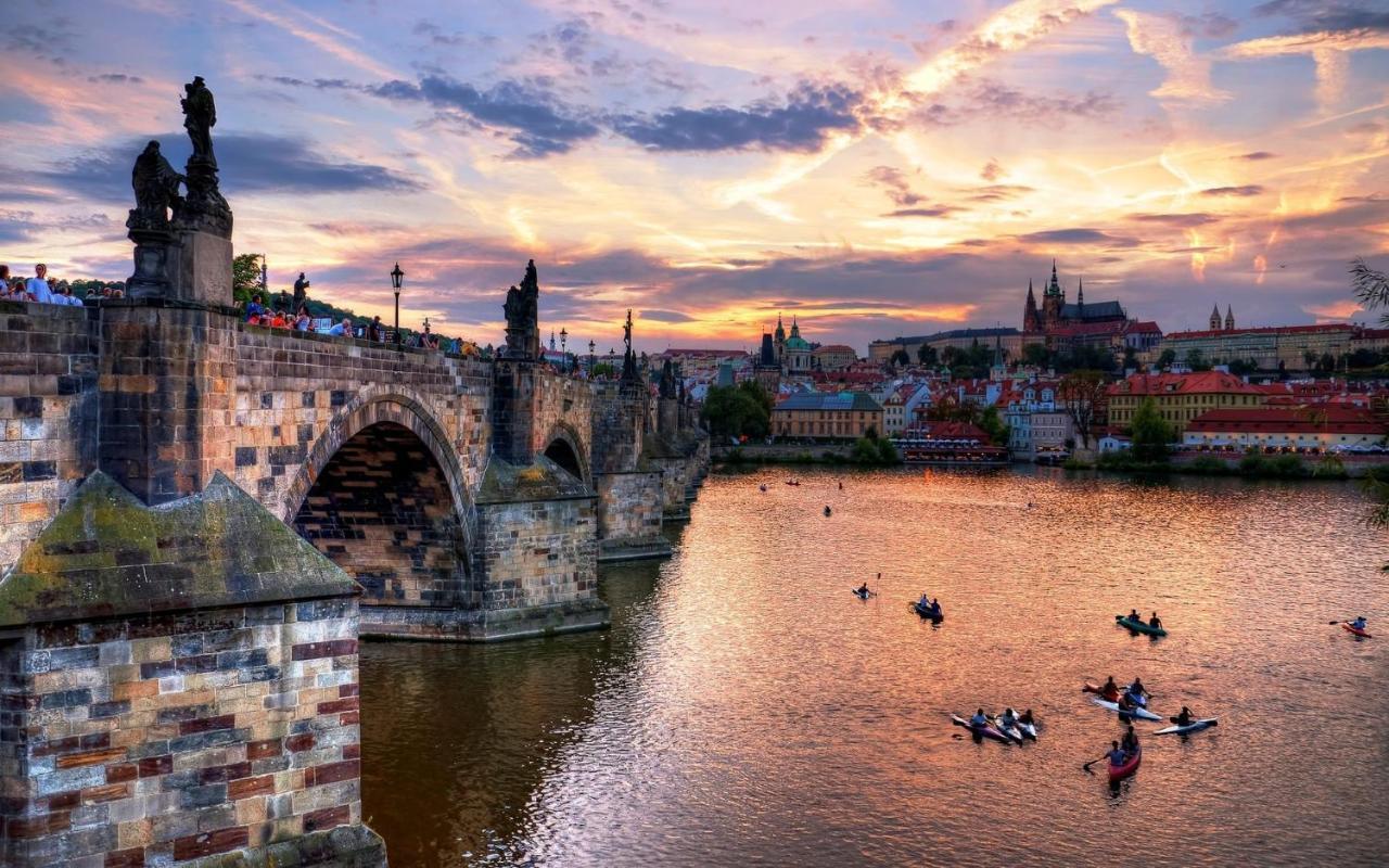 Black Gold Kingdom Praag Buitenkant foto